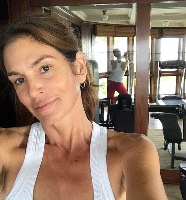 Cindy Crawford: Κούκλα στα 51 της χρόνια 