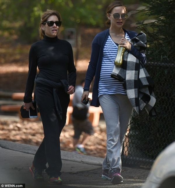 Πεζοπορία με τη φίλη της για την εγκυμονούσα…