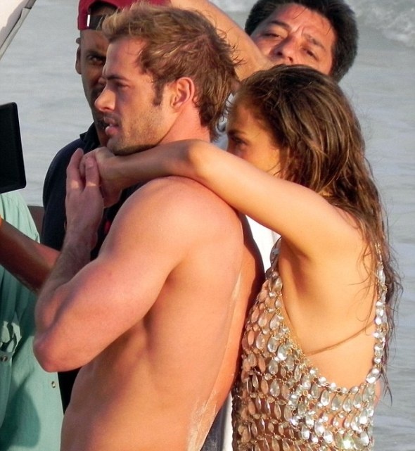 Δείτε την Jennifer Lopez να φλερτάρει 