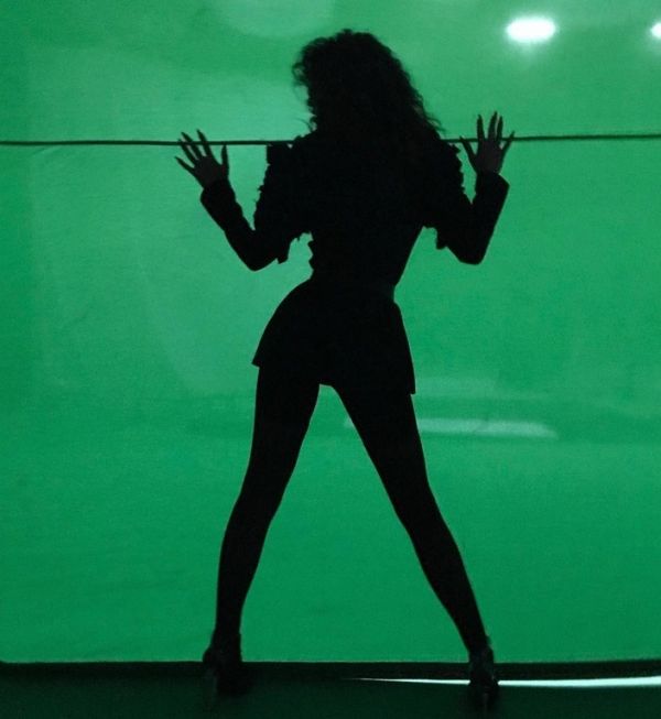 Ελένη Φουρέιρα: Οι πρώτες εικόνες από τα γυρίσματα για το νέο της video clip