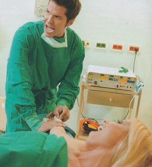 Γιώργος Τσαλίκης: Γιατί φόρεσε ιατρική ποδιά;