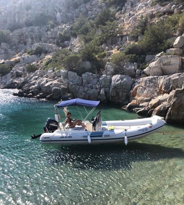 Εβελίνα Παπούλια: Η νέα φωτό από τις διακοπές της στην Ερμιόνη