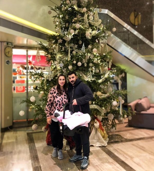 Τριαντάφυλλος Παντελίδης - Πωλίνα Φιλίππου: Εξιτήριο από το μαιευτήριο για τους ευτυχισμένους γονείς