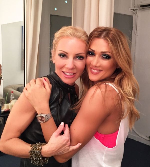 Το Vox επισκέφθηκαν αγαπημένοι φίλοι των τραγουδιστών Γιαννιάς, Μενιδιάτη και Στέλλα Καλλή