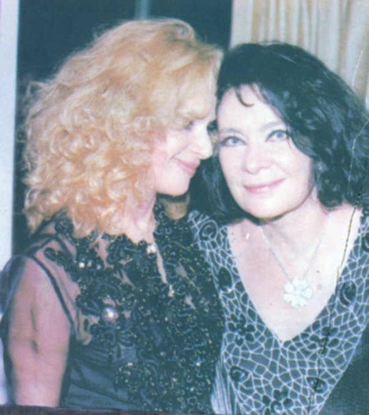 Ποιες μεγάλες Ελληνίδες σταρ είναι τα κοριτσάκια των φωτογραφιών;