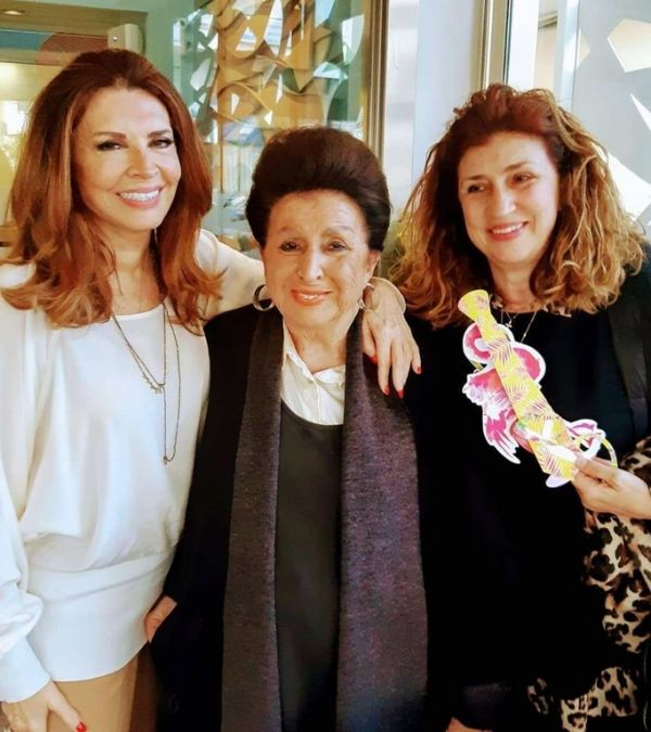 Μιμή Ντενίση: Έτσι πέρασε την Καθαρά Δευτέρα - Η οικογενειακή φωτογραφία της στο instagram