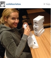 Μπεκατώρου – Χολίδης: Διαγωνίζονται… αλλά σε τι; 