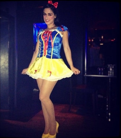 Σέξι Χιονάτη ντύθηκε η…