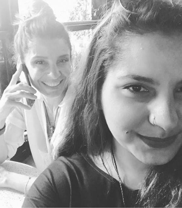 Πόπη Τσαπανίδου: Για καφέ με την κόρη της (φωτο)