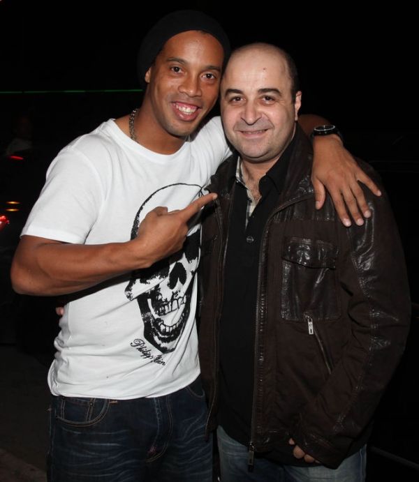 Όταν ο Ronaldihno παίρνει το μικρόφωνο