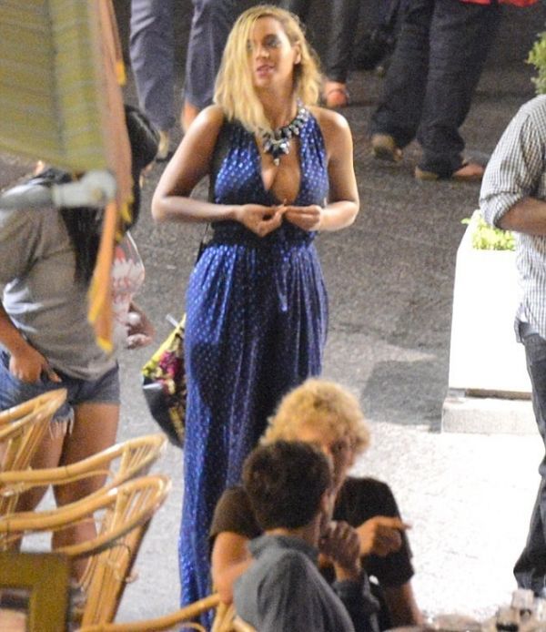 Beyonce: «Μάχη» με το σουτιέν της!