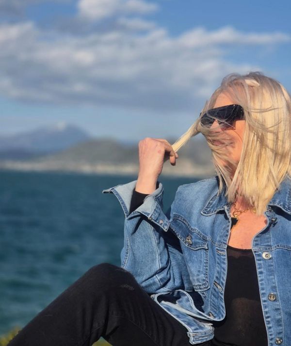 Ρούλα Κορομηλά 