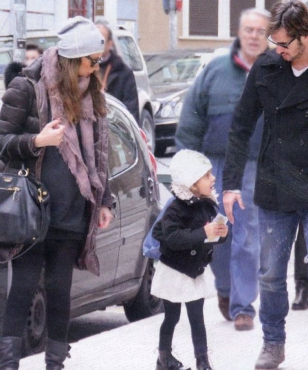 Μαγγίρα – Μάζης: Βόλτα στο Κολωνάκι με την κόρη τους!