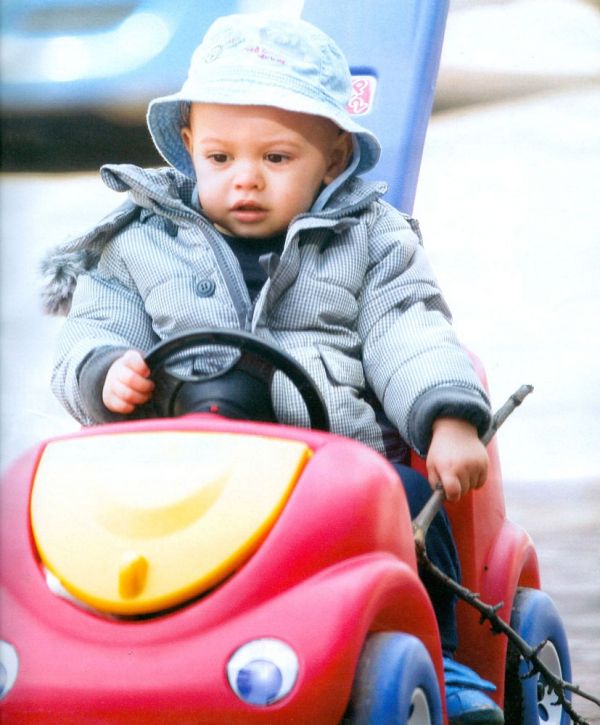 Θοδωρής Μαραντίνης: Πατέρας και γιος μαζί στην παιδική χαρά