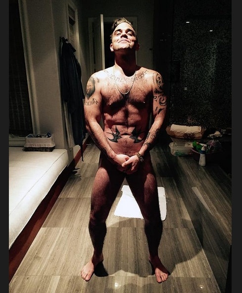 Η ολόγυμνη φωτογραφία του Robbie Williams που θα… ρίξει το διαδίκτυο