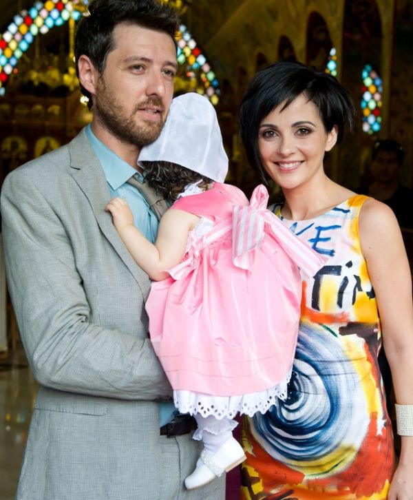 Μάνος Παπαγιάννης- Αγγελική Δαλιάνη: Το φωτογραφικό άλμπουμ της βάφτισης της κόρης τους 