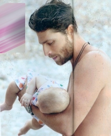 Μανίκας-Γελεβεσάκη: Το πρώτο καλοκαιρινό τους μπάνιο με το μωράκι τους