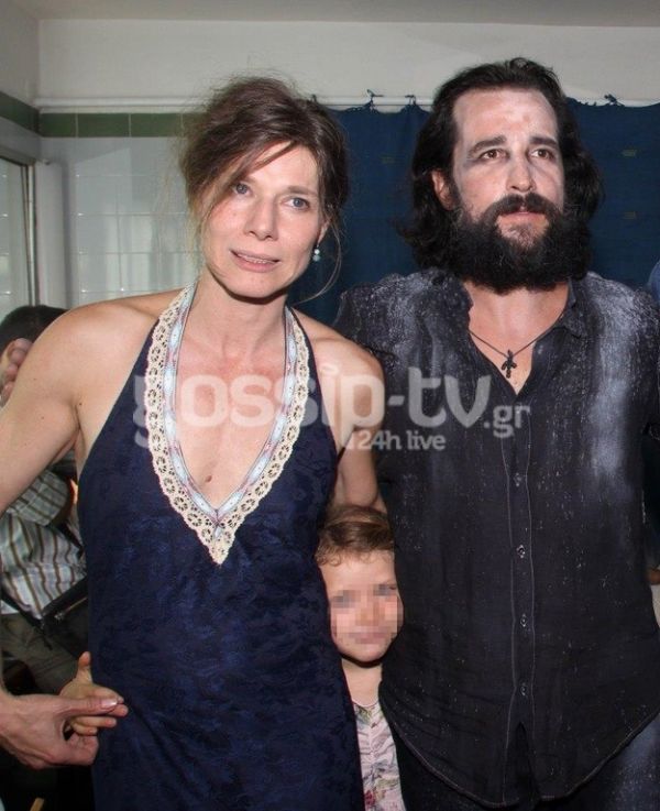 Τάσος Νούσιας: Στο καμαρίνι με την σύζυγό του και την κόρη τους