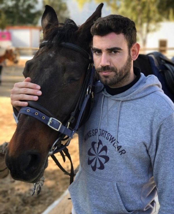 Δε φαντάζεστε τι δουλειά έκανε ο τηλεοπτικός «Ορφέας» του «Τατουάζ» πριν τη σειρά 