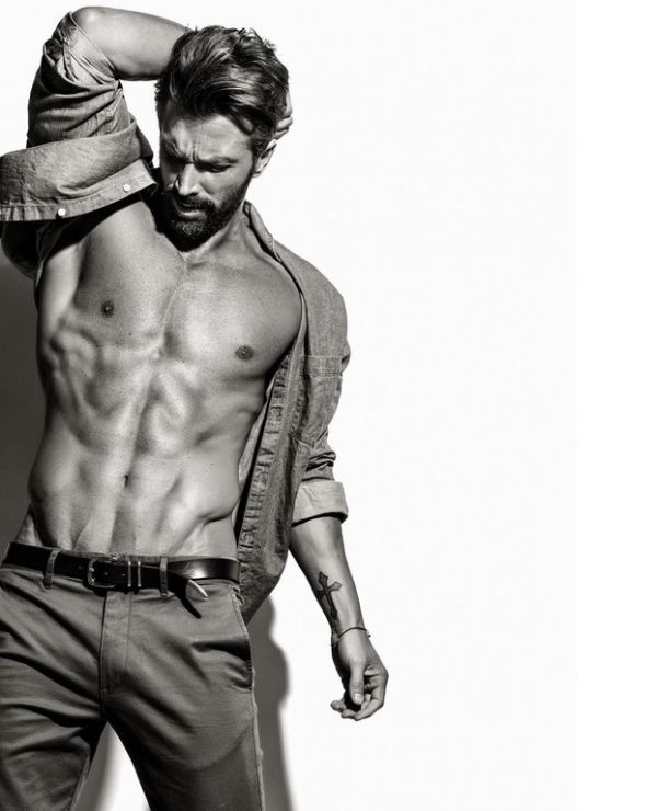 Survivor 2: Μαχητές: Θοδωρής Θεοδωρόπουλος: Από τις πασαρέλες στον Άγιο Δομίνικο