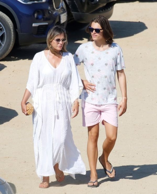 Επανασύνδεση για γνωστό ζευγάρι 7 χρόνια μετά το διαζύγιό του; Μαζί στη Μύκονο