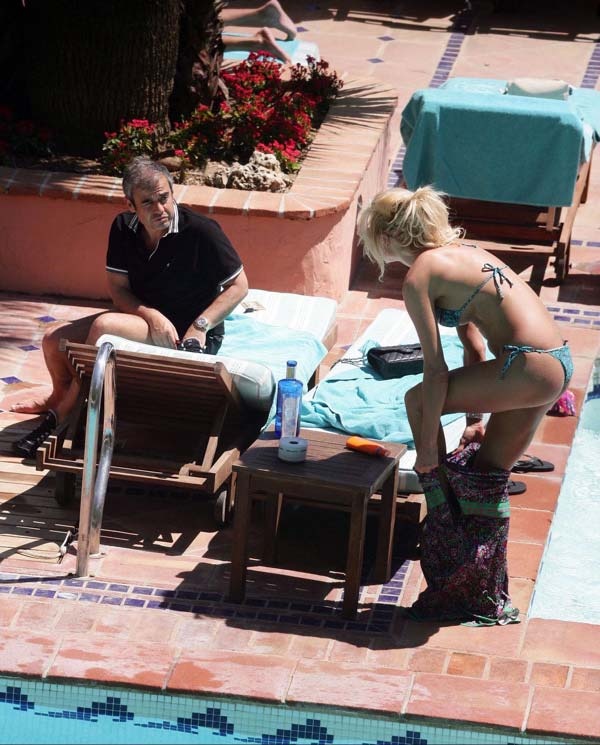 Η Victoria Silvstend πιο καυτή από τον ήλιο