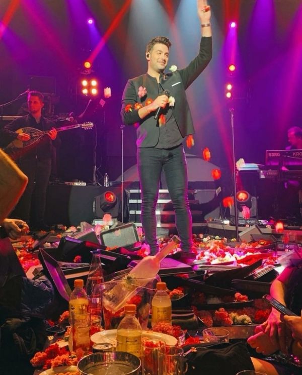 Κώστας Μαρτάκης: Ακυρώθηκε η εμφάνισή του στην Πάτρα – Τι συνέβη;