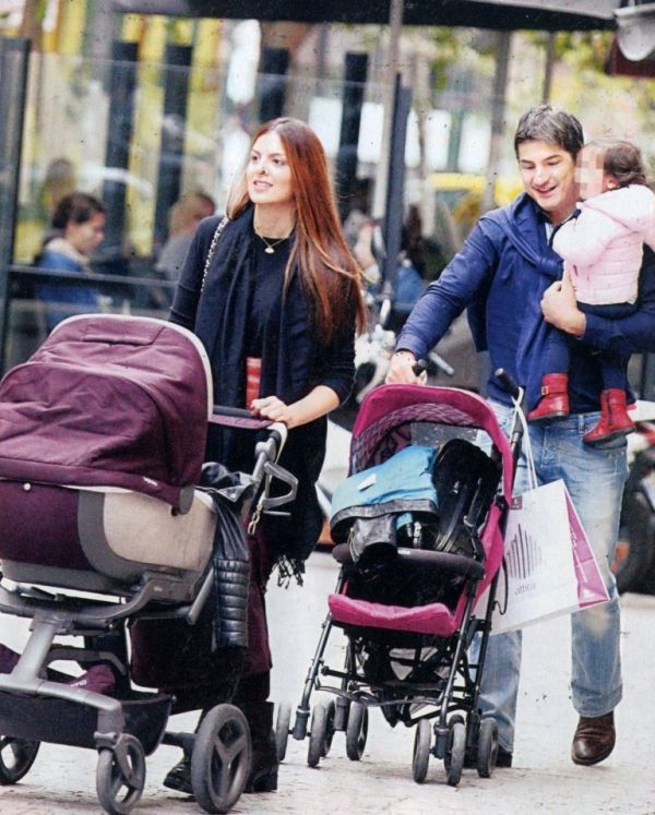 Σταματίνα Τσιμτσιλή-Θέμης Σοφός: Με τις κόρες τους για φαγητό