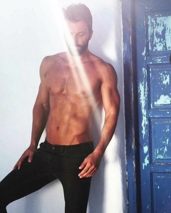 Survivor 2: Αυτό είναι το τελειότερο Six-pack που πέρασε ποτέ από το παιχνίδι!