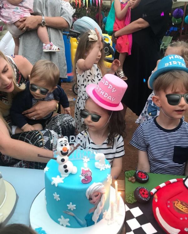 Έγινε τριών χρονών η κόρη της και της ετοίμασε ένα πάρτι-έκπληξη! 