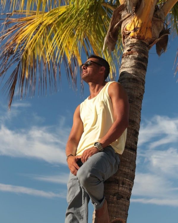 Κι όμως! Το αγοράκι της φωτογραφίας είναι Έλληνας παρουσιαστής που έχει σήμερα τα γενέθλιά του!