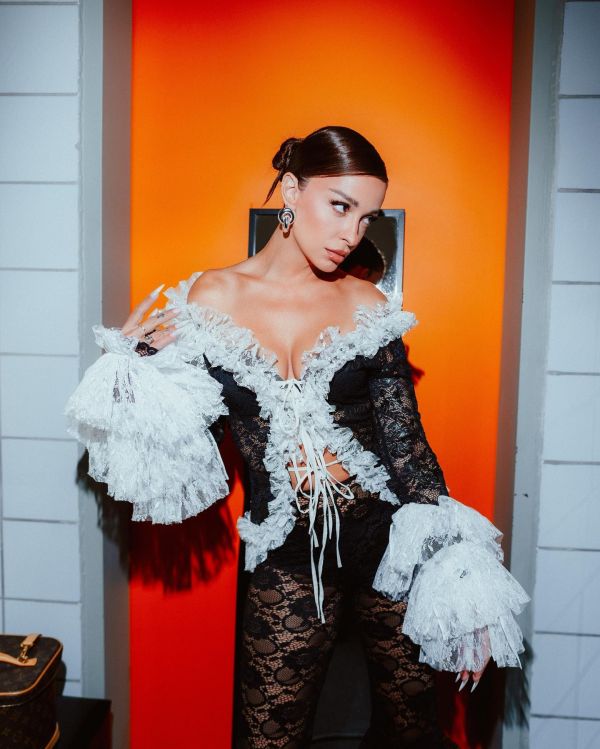  Ελένη Φουρέιρα 