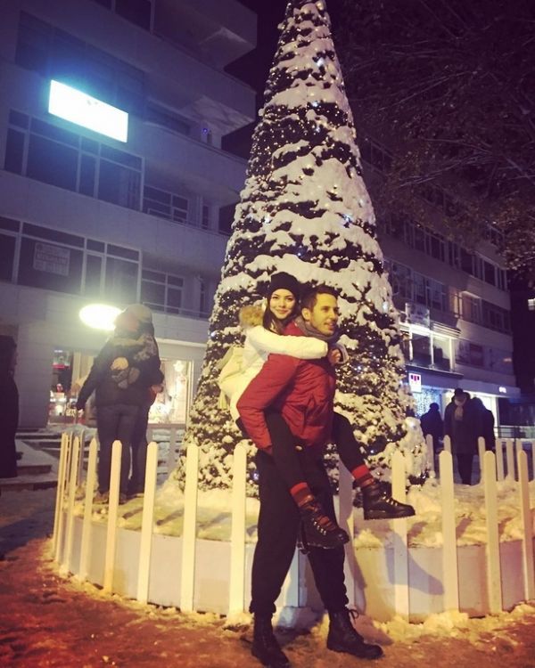 Δείτε φωτογραφίες από το γάμο της τηλεοπτικής Ζεϊνέπ του «Kara Sevda»