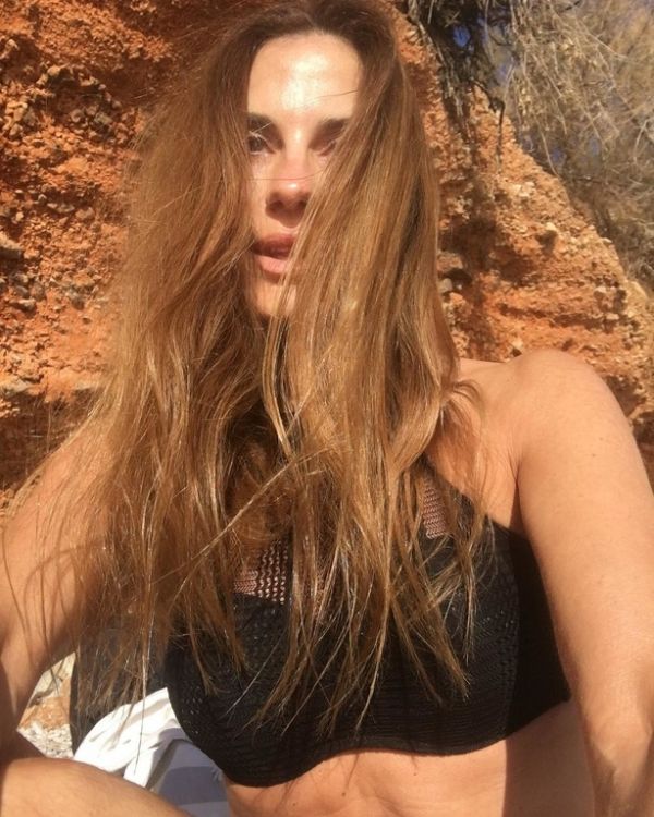 Ελληνίδα ηθοποιός έκανε το πρώτο της μπάνιο για το 2018