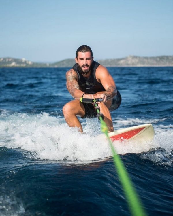 Ηλίας Γκότσης: Οικογενειακές διακοπές στην Τήνο 