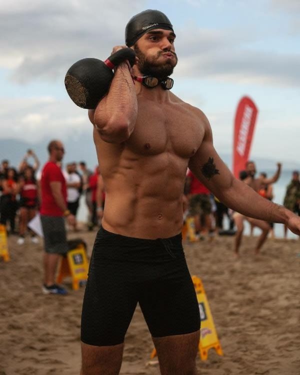 Survivor: Χαμός στα social media με τον κούκλο παίκτη, Atakan! 