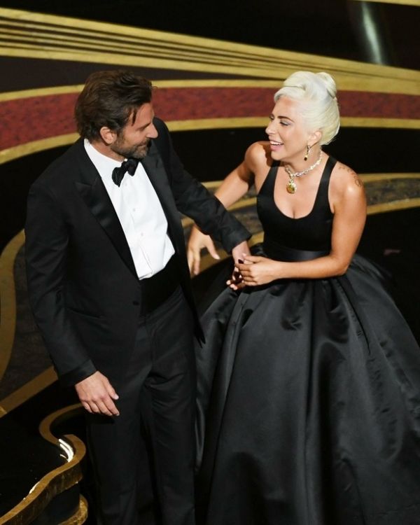 Bradley Cooper -  Lady Gaga: Αυτή είναι η αλήθεια για το φημολογούμενο ειδύλλιο στα Όσκαρ