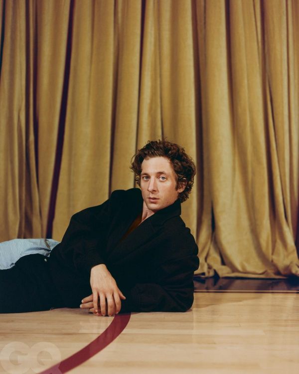 Jeremy Allen White