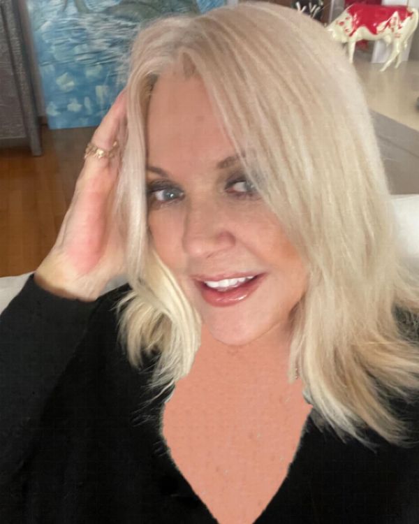 Ρούλα Κορομηλά 