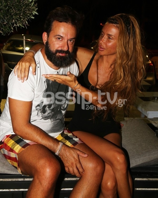 Η Πάολα ηλιοκαμένη και αμακιγιάριστη!