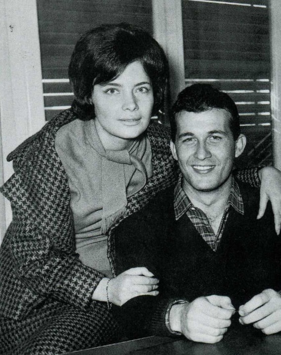 Τζένη Καρέζη: Οι άγνωστες φωτογραφίες της μεγάλης ηθοποιού