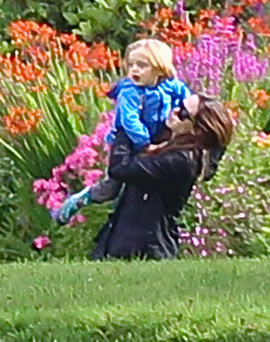 Angelina Jolie: Παιχνίδια σε πάρκο της Σκοτίας