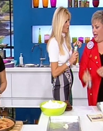 Φαίη Σκορδά: Όλο και μεγαλώνει η κοιλίτσα της