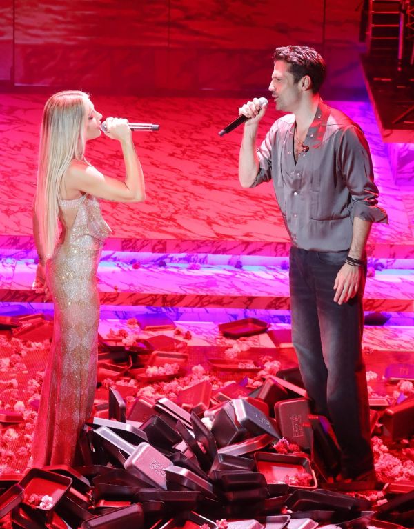 Αργυρός - Πρεμιέρα