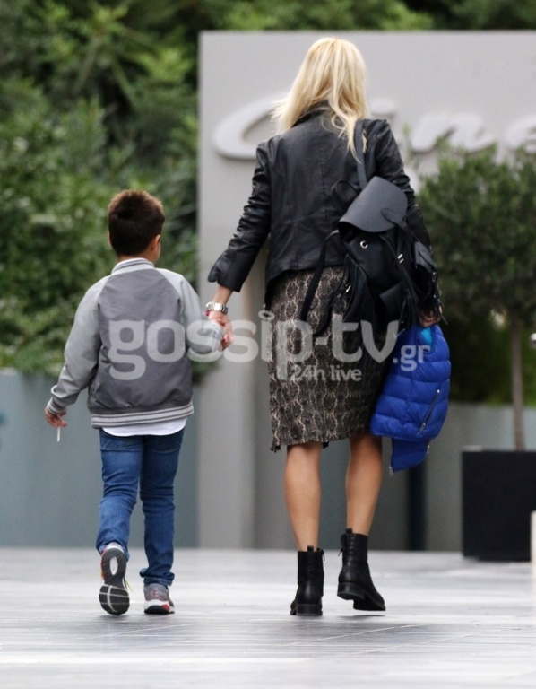 Σκορδά: Στην Γλυφάδα με τον γιο της λίγο πριν την ανακοίνωση του διαζυγίου 