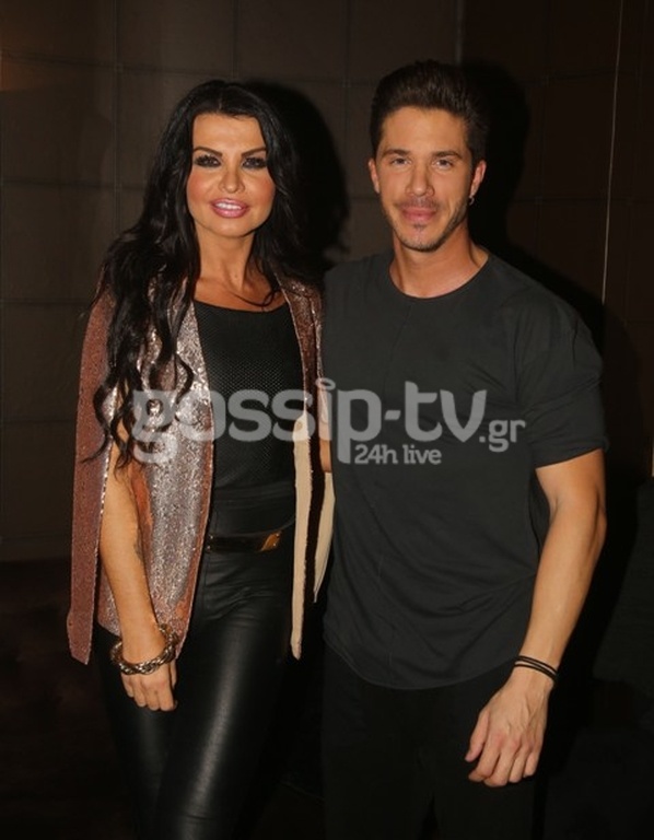 Και ποιος δεν βρέθηκε στο καμαρίνι του Οικονομόπουλου! Κοσμοσυρροή από celebrities!