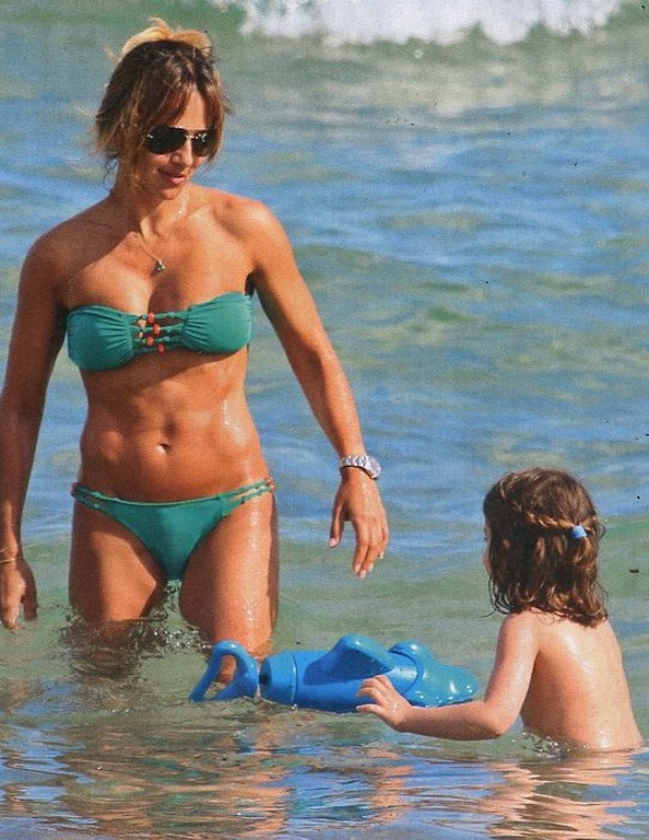 Λοτσάρη-Πασχάλη: Οι κουμπάρες πήγαν παραλία! 