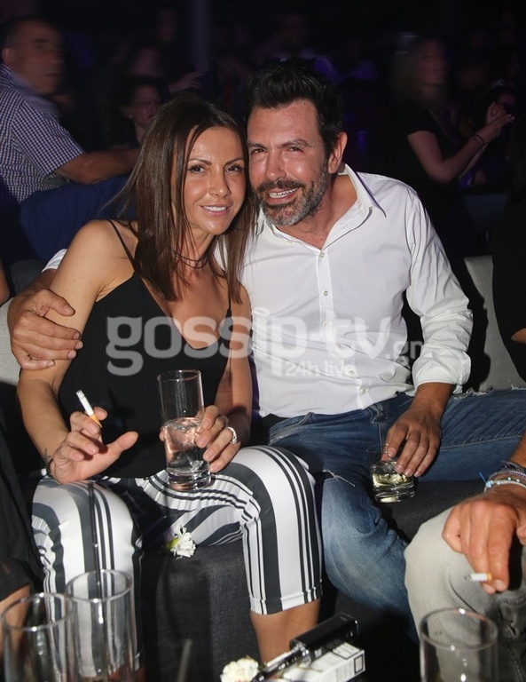 Τα «έσπασαν» στα μπουζούκια ένα μήνα πριν το γάμο τους