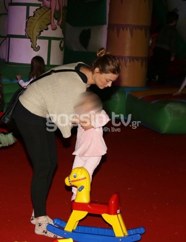 Δέσποινα Καμπούρη: Παιχνίδια  με την κόρη της