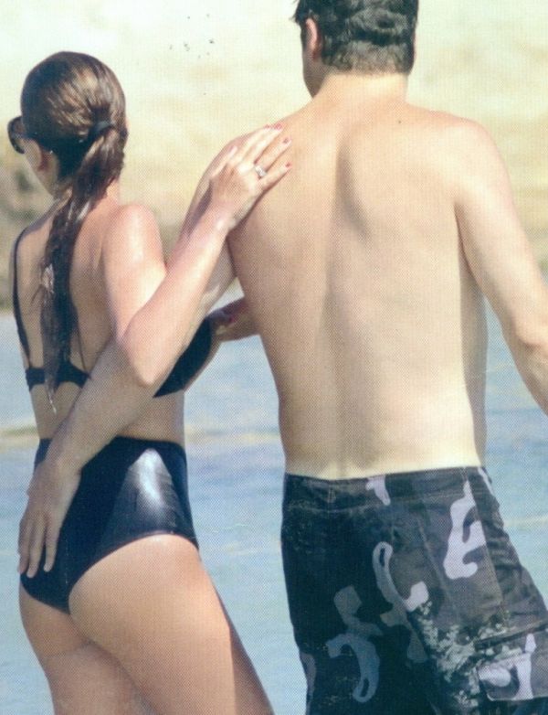 Καυτά φιλιά κάτω από τον ήλιο!